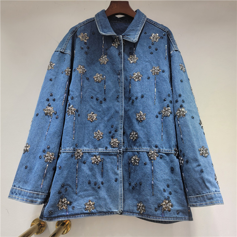 Winter Clothing Trends 2026 - Superaen bordado flares flores gola polo